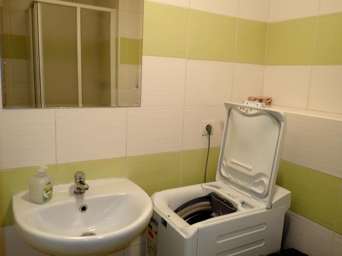 Cozy Apartment Bratislava Bagian luar foto