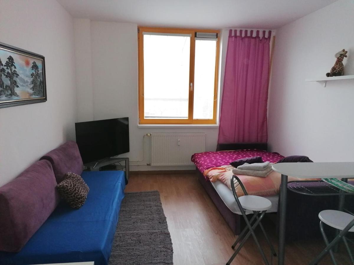 Cozy Apartment Bratislava Bagian luar foto