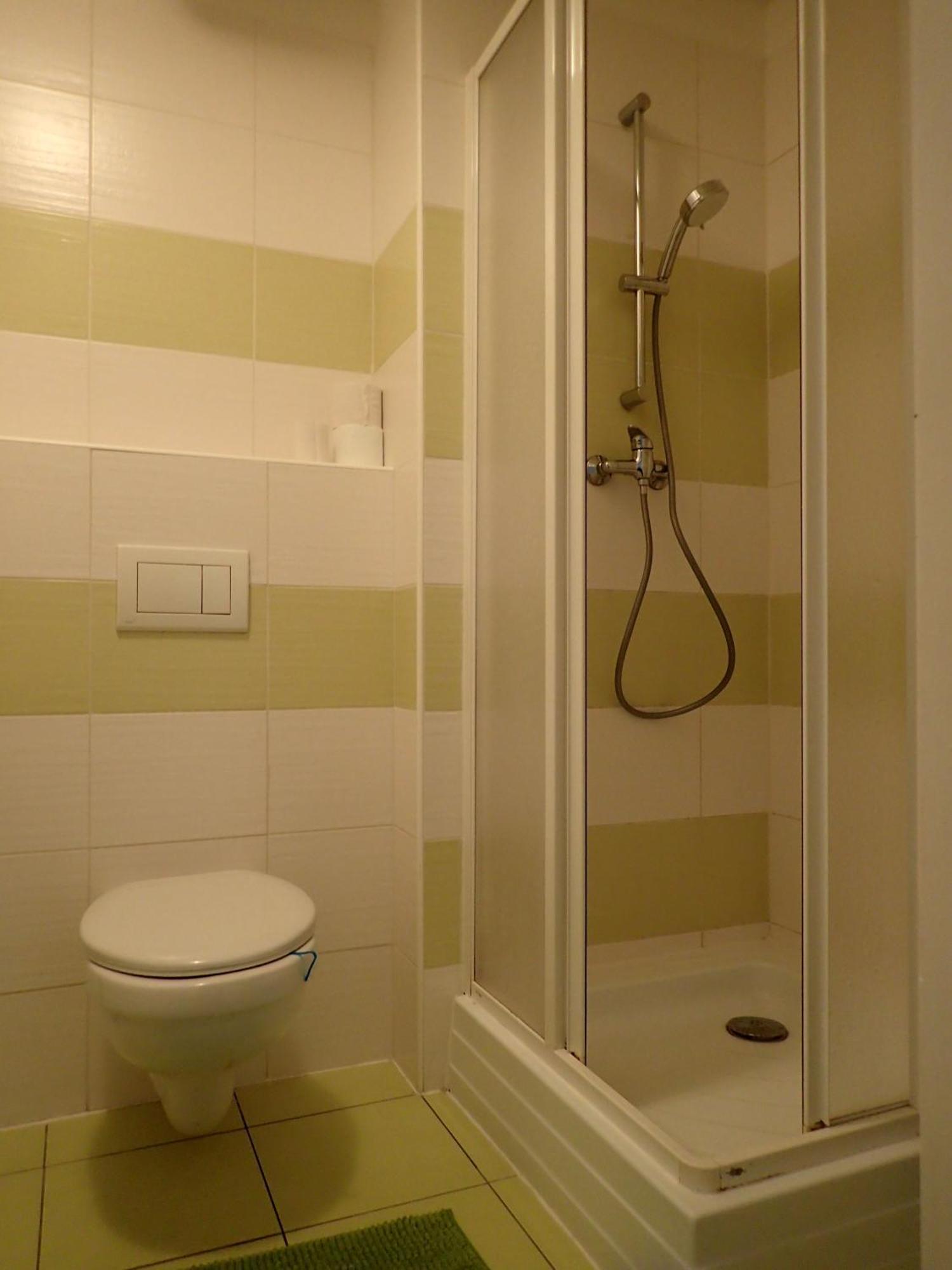 Cozy Apartment Bratislava Bagian luar foto